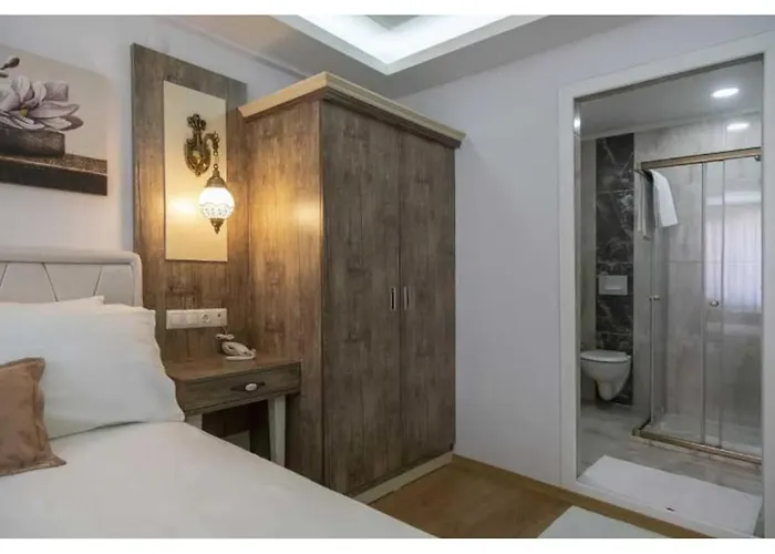 Elit Lara Hotell 3*