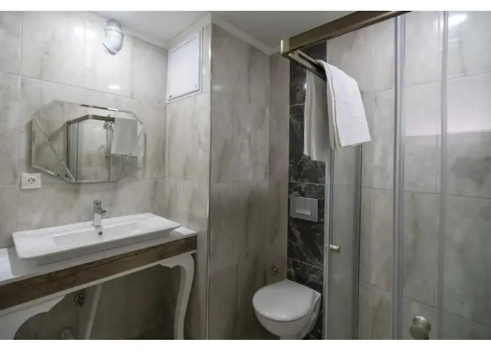 Hotell Elit Lara 3*