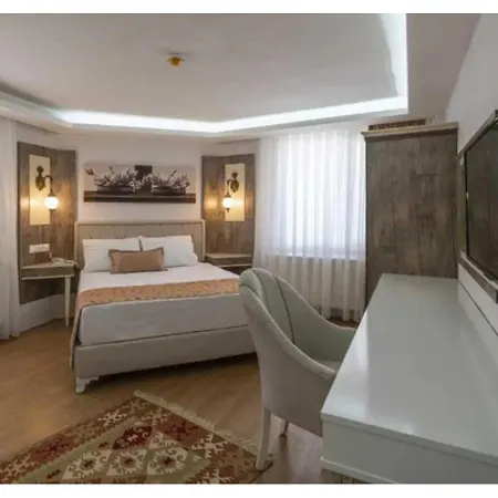 Elit Lara Salihli
